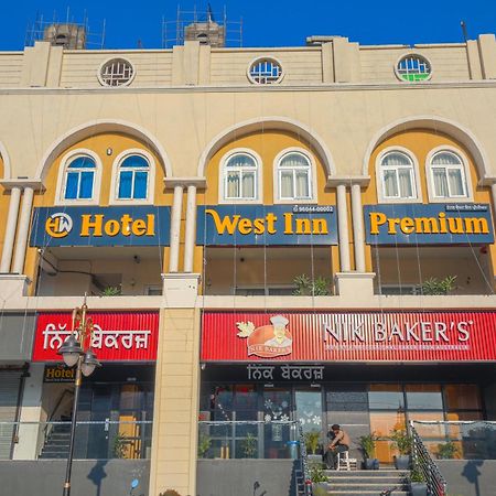 Hotel West Inn Premium Kharar Eksteriør billede