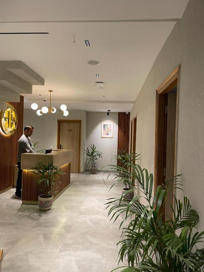 Hotel West Inn Premium Kharar Eksteriør billede