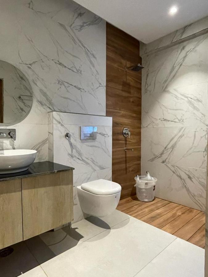 Hotel West Inn Premium Kharar Eksteriør billede