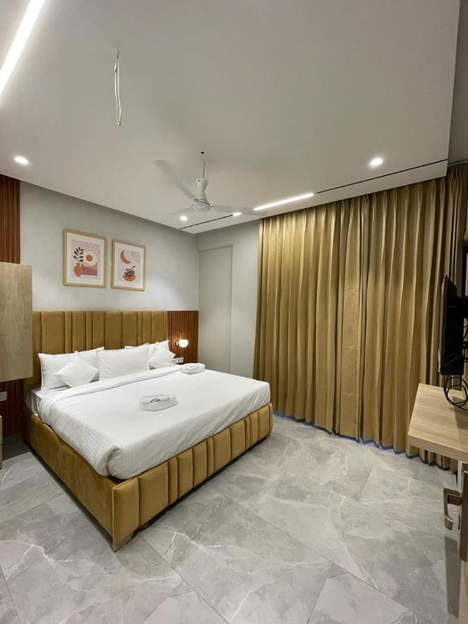 Hotel West Inn Premium Kharar Eksteriør billede