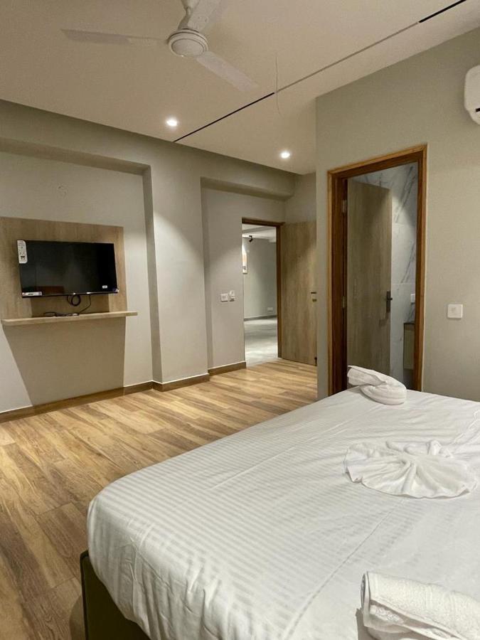 Hotel West Inn Premium Kharar Eksteriør billede