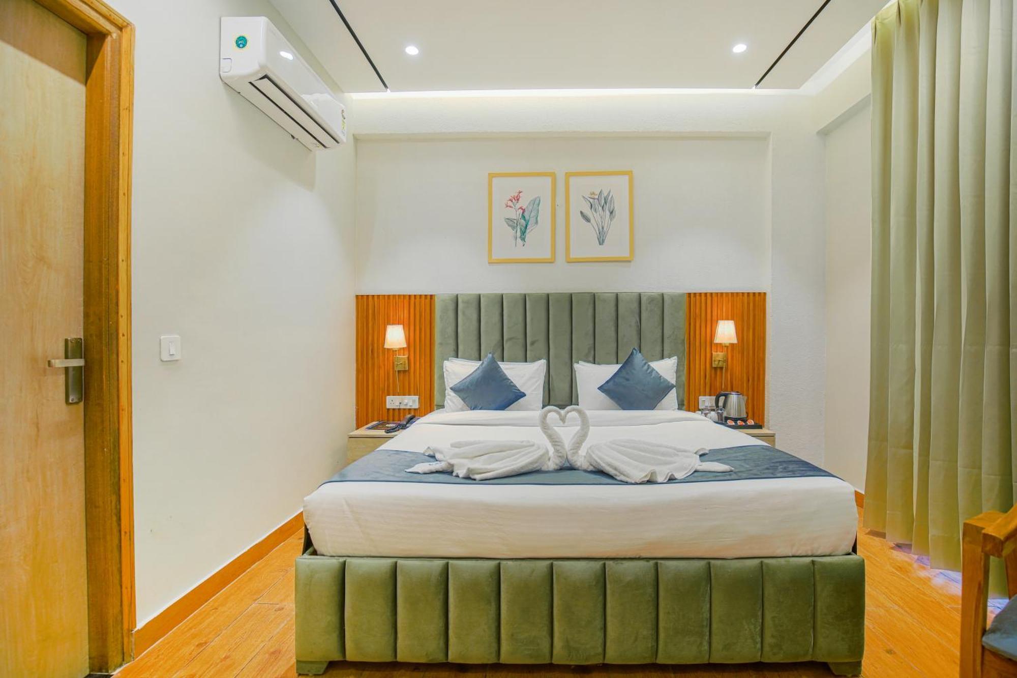 Hotel West Inn Premium Kharar Eksteriør billede